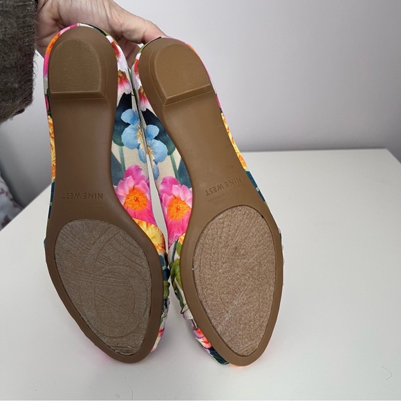 NEW Nine West Floral Flats - Picture 4 of 7